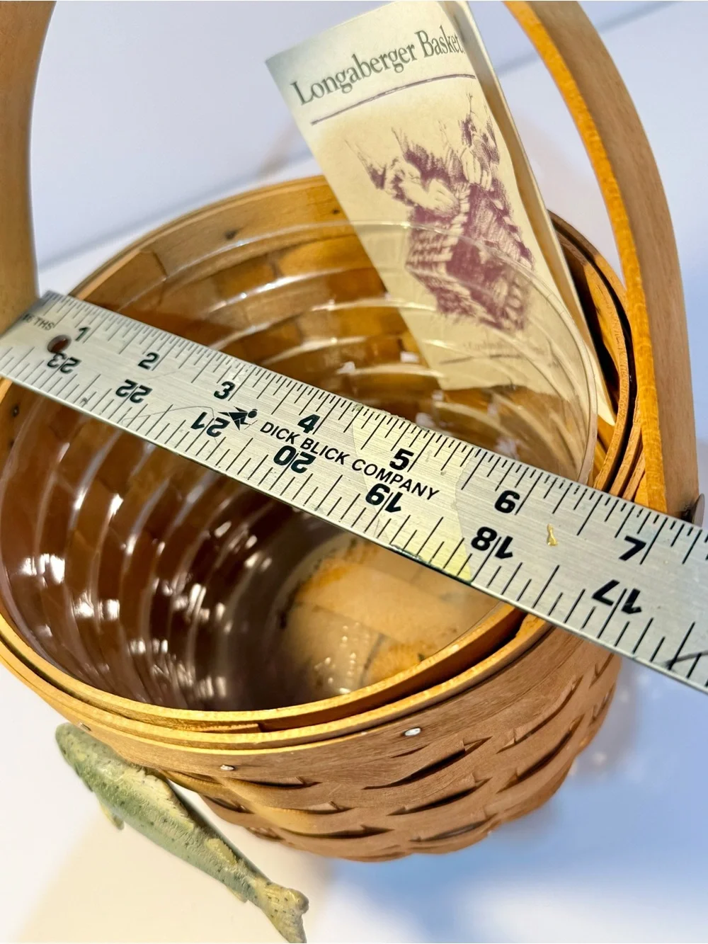Longaberger handwoven round basket with Green Fish Ornament 1995